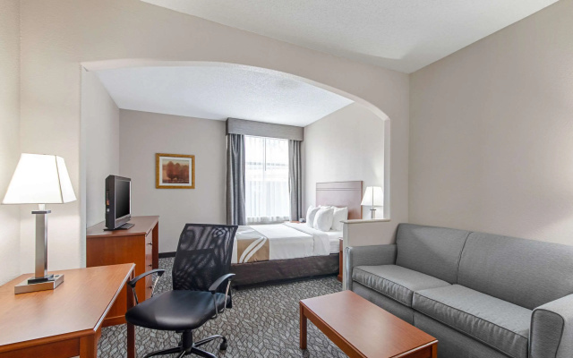 Quality Suites Austin South St. Elmo District