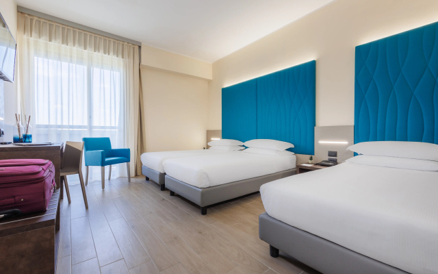 Отель Jr Hotels Gate 7 Bologna 