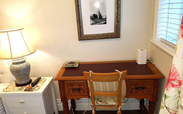 Ponsonby Manor