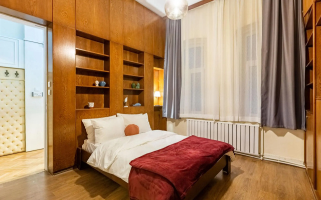 Missafir Historical Flat With Sea View in Beyoglu