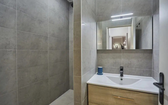 Apartment Located in the Center of Paris