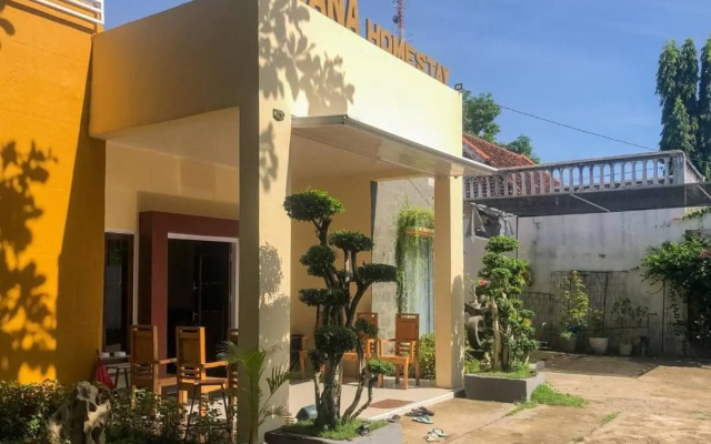 RedDoorz Syariah near Alun Alun Bima