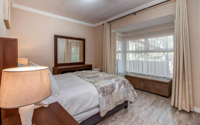 Upmarket Sandton apartment