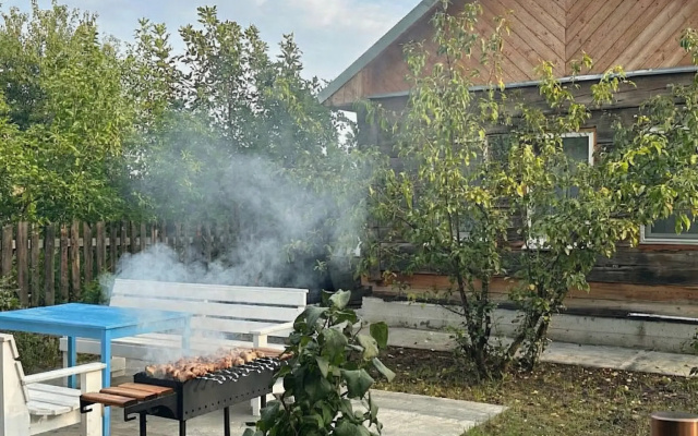Домик в лотосах