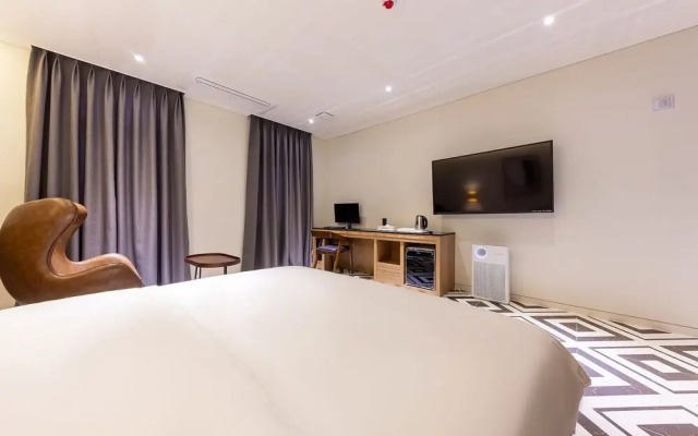 Cheongju J Hotel