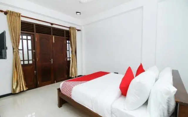 OYO 407 Royal Rich Villa