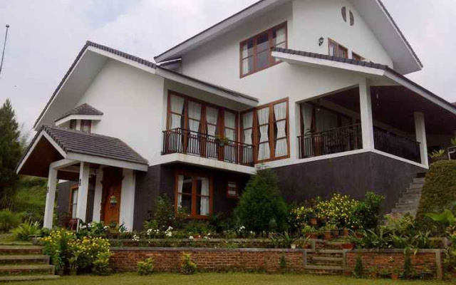 Villa Lembah Hijau Ciater