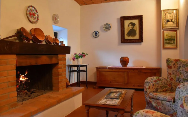 Cozy Holiday Home in Arezzo With Swimming Pool