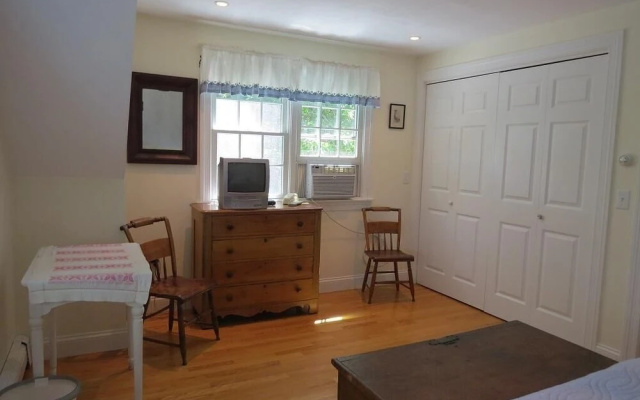510 Barn Hill Road - Two Bedroom House
