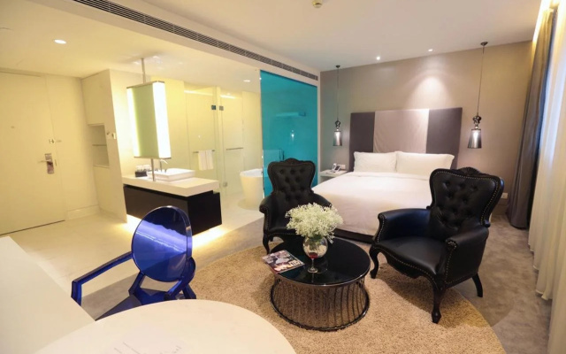 FX Hotel Shanghai Bund at Nanjing East Road