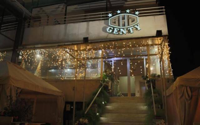 Hotel Genty вид на фасад