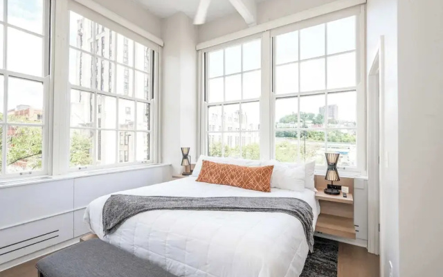 The 333 Suites For 24 Guests