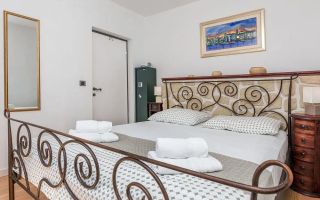 Villa Holiday Home Zvečanje