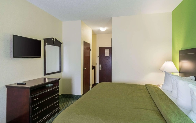 Quality Inn & Suites Harvey - Chicago Southland