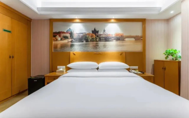 Vienna Hotel Wuhan Lengjiao Lake Wanda Metro