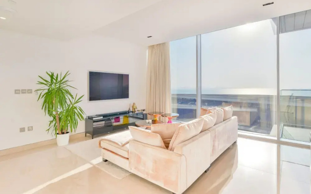 Posh Oceanfront 2BR in Bluewaters Island