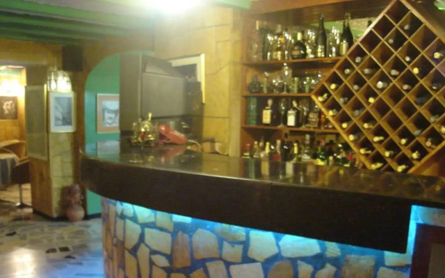 Hotel California Pacho