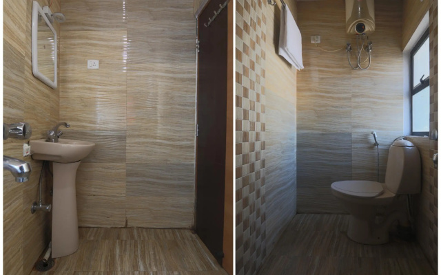 OYO 2747 Hotel Shaurya Inn