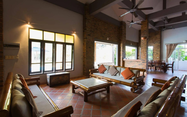 Baan Oriental Villa