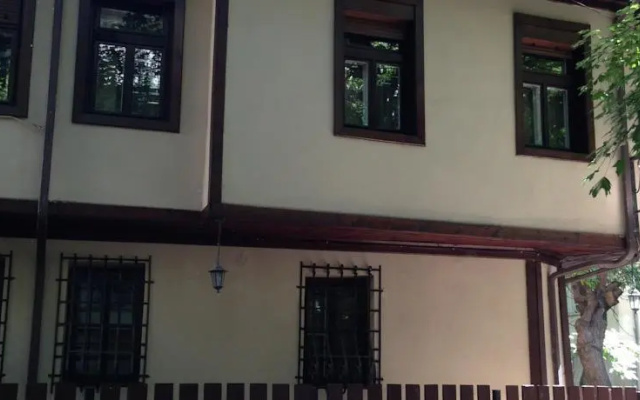 The House Guest House