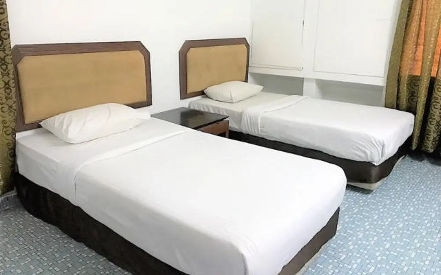 OYO 90465 Pelangi Baru Hotel
