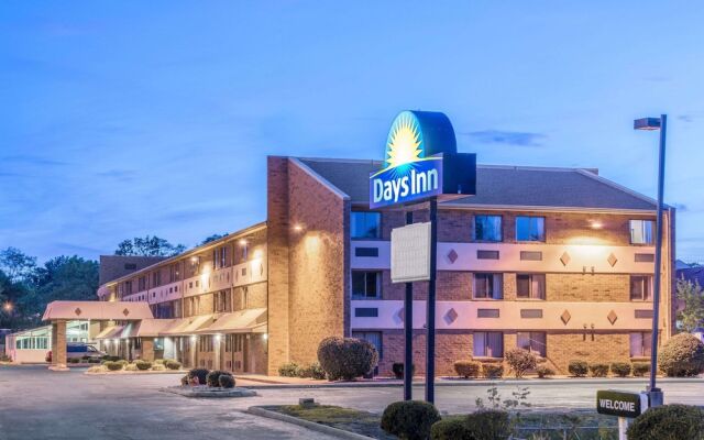 Отель Days Inn Hurstbourne вид на фасад