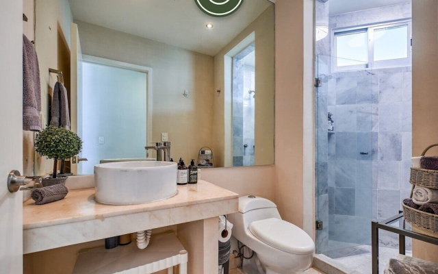 Oceanview 2 BR Condo - Beachclub - Pool - Ocean