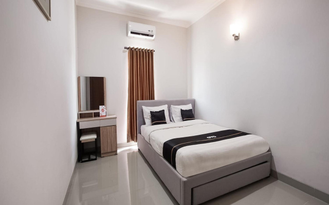 OYO 3935 Artha Ambarukmo Exclusive