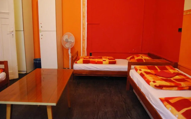 Boomerang Hostel