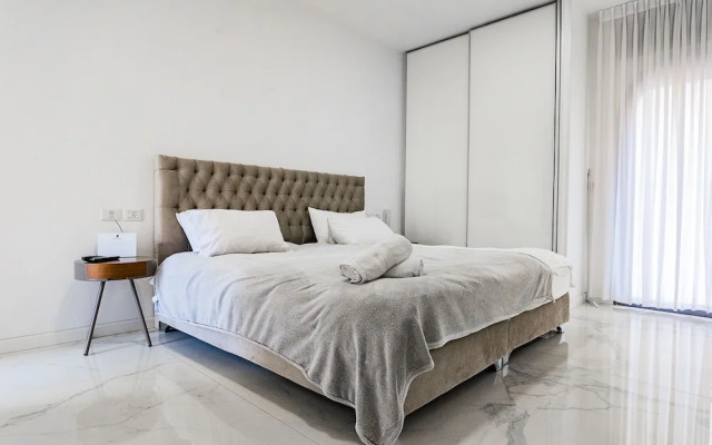 Harav Kuk Residence