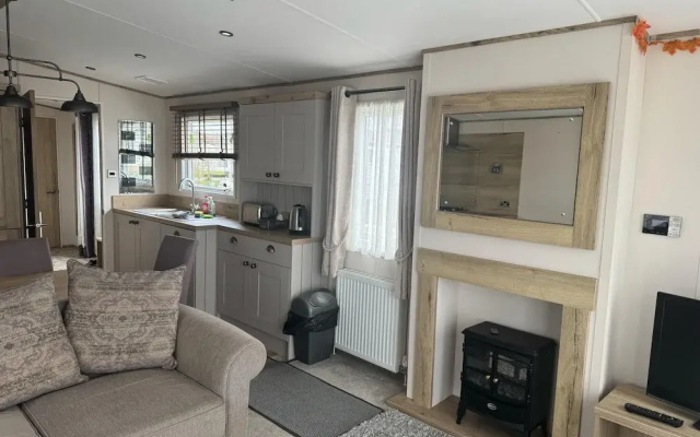 Luxury 2 Bedroom van Pets go Free