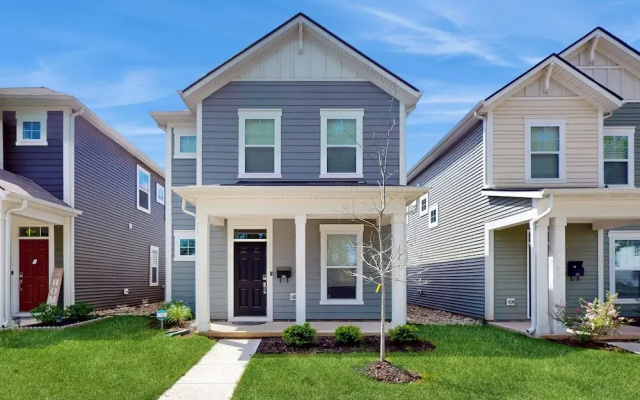 Stylish 3BR Home w/ Patio, W & D