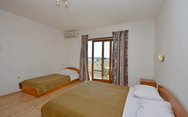 Apartments and Rooms Gordana