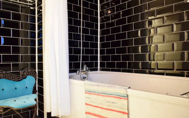 2 Bedroom Flat in West London