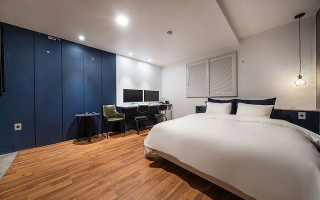 Stay Month Hotel
