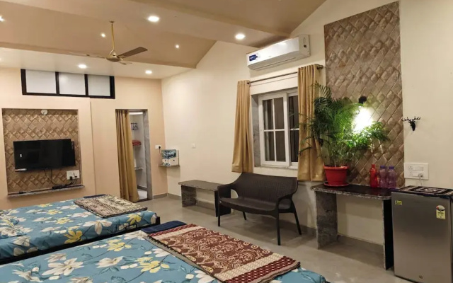 Madhuson Palms
