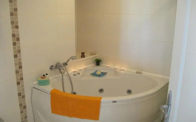 Spacious 2 Bed 2 Bath Home in one of Side's Most Popular Communities