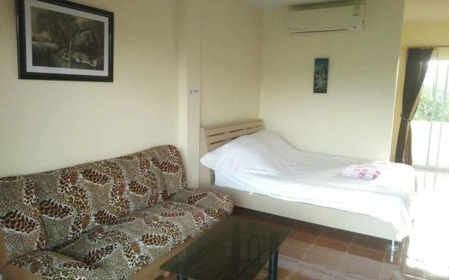RoomQuest One Bangsaray