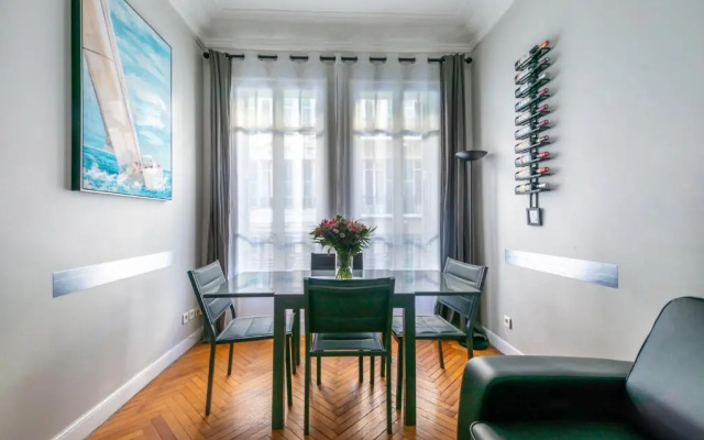 Nice Central Art Deco Flat 45 m²