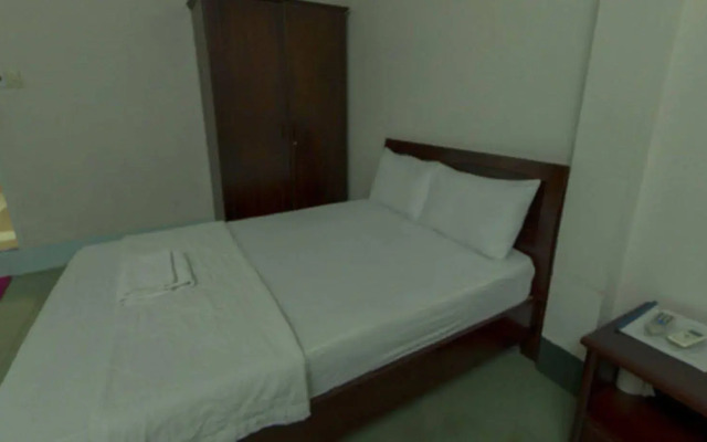 Nha Viet Hotel