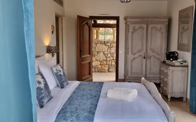 Loup Castel Boutique Hotel B&B
