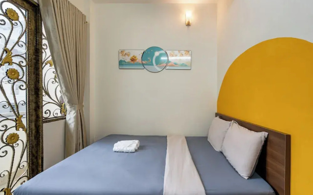 Hearth and Home De Tham