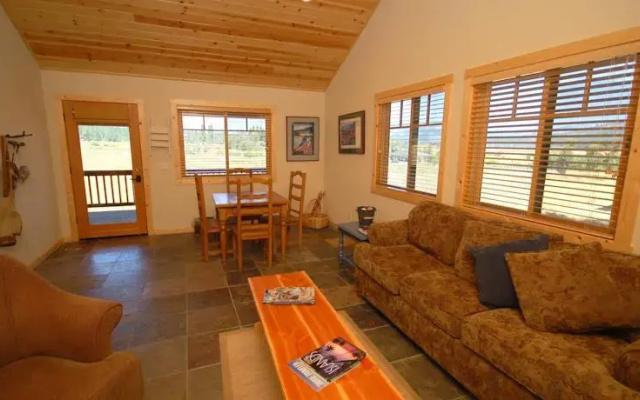 The Lodge at Whitehawk Ranch
