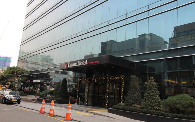 Отель Tmark Hotel Myeongdong Южная Корея, Сеул - отзывы, цены и фото номеров - забронировать отель Tmark Hotel Myeongdong онлайн вид на фасад