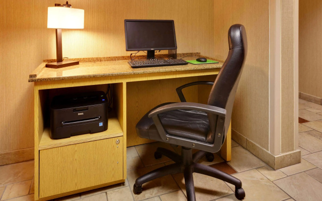 La Quinta Inn & Suites by Wyndham Plattsburgh
