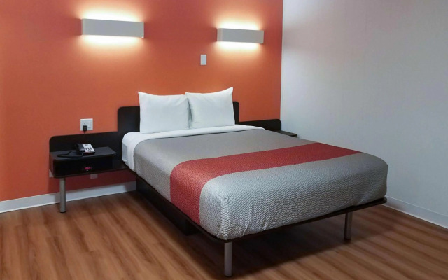 Motel 6 Cranbrook, BC