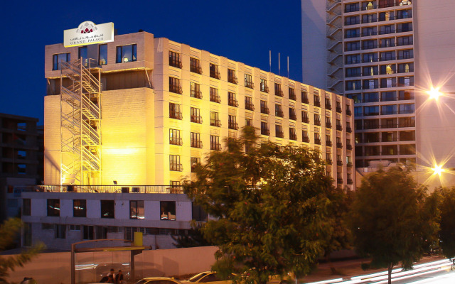 Grand Palace Hotel вид на фасад