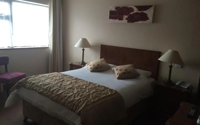 The Horse and Hound Hotel