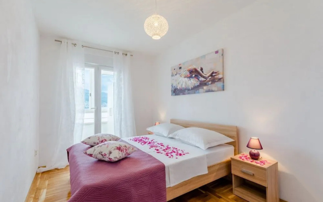 Mountain View Apartment
