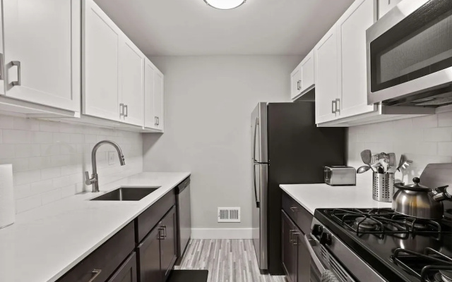 2BR 1BA Apartment With Great Amenities